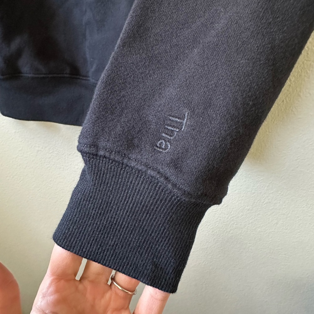 ARITZIA TNA COZY Black Hoodie size XXS - Picture 9 of 11